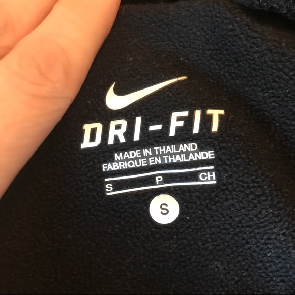 Nike dri-fit hooded quarter zip - Picture 2 of 3